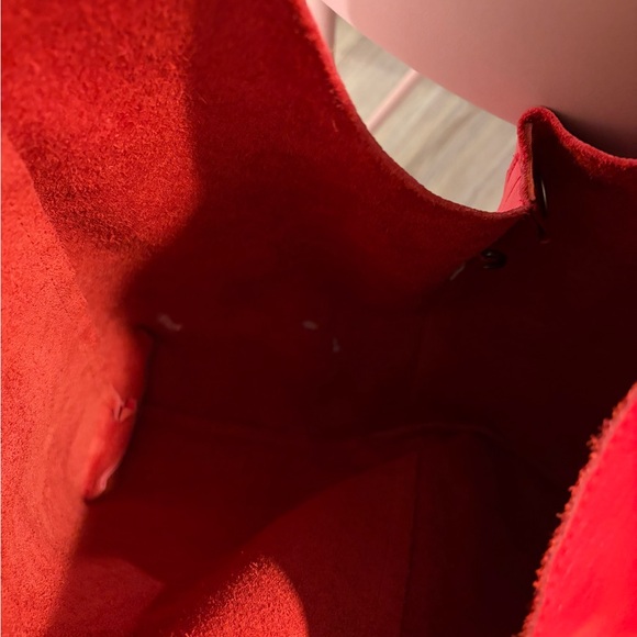 Rough & Tumble large Monarch in Honed Red - Picture 3 of 4